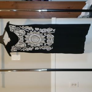 Long tunic top size xl black and white